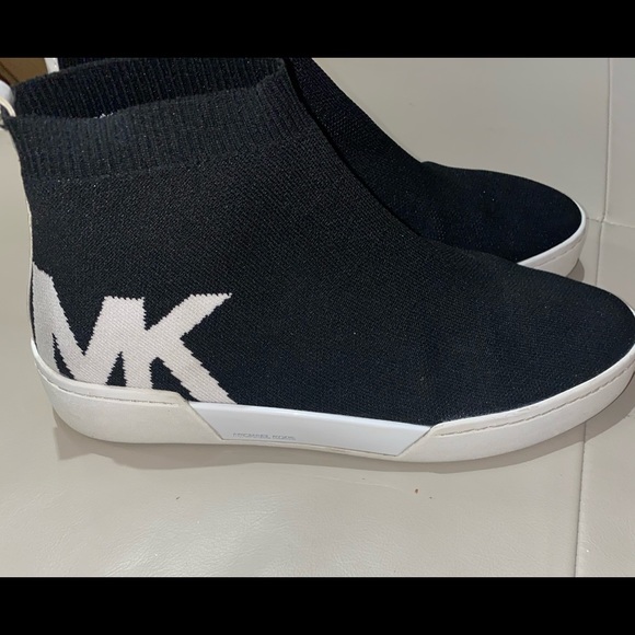 Like New Michael Kors slip on 👟 sneakers - Picture 2 of 8